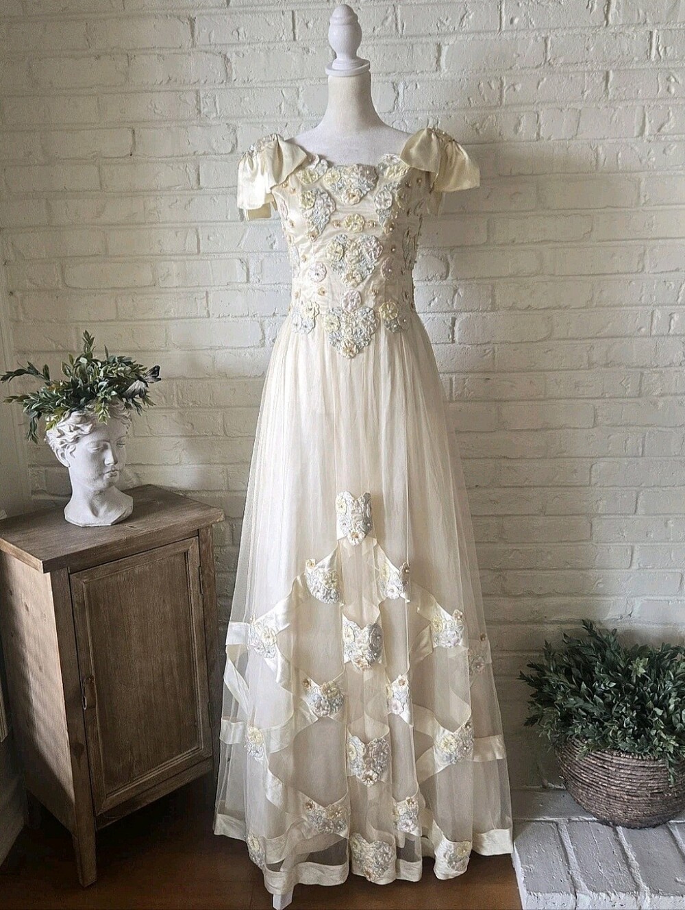 Vtg Beaded Flower Appliqué Gown, Wedding, Formal, Fairy Core, Baroque7